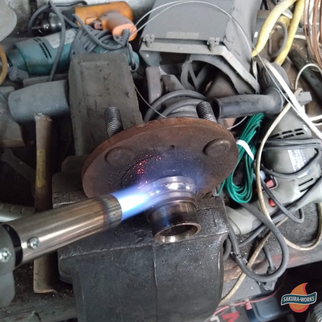 SWorks0303's tweet image. L700ミラジーノの整備。4WD特有のパーツは製廃が多いですね。リヤサスペンションアームとフロントハブベアリング取替え。アブソーバーはKYB製の新品に取替え。
#gino #mira #daihatsu #l700 #ジーノ #ダイハツ #ミラジーノ #ハブベアリング