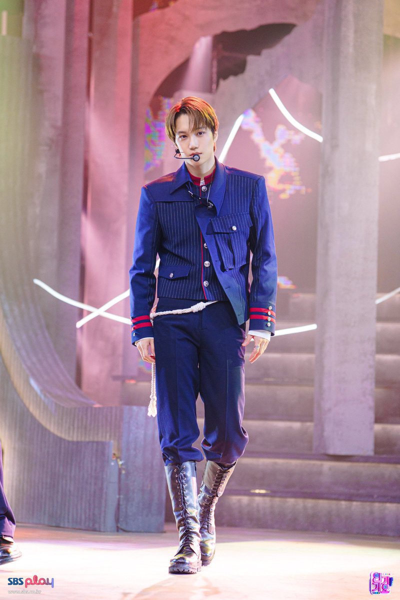 jonginsrover's tweet image. He looks straight out of some manhwa