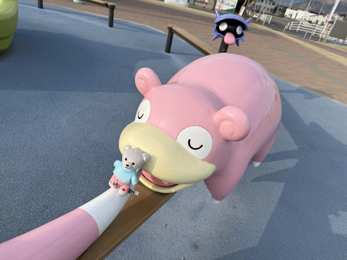 ソウタ君が腰に付けて踊らせまくってた
ヤドン🩷
最後にヤドンだらけのヤドン公園に友だちが連れて行ってくれた🥹ｱﾘｶﾞﾄｳ
思い残すことなく香川の旅納めができた

ヤドン持ってるとこんぴらさんのお店で「ベスティさん？」って聞かれるほど有名になってた😆
あちこちで売れまくってると評判でした