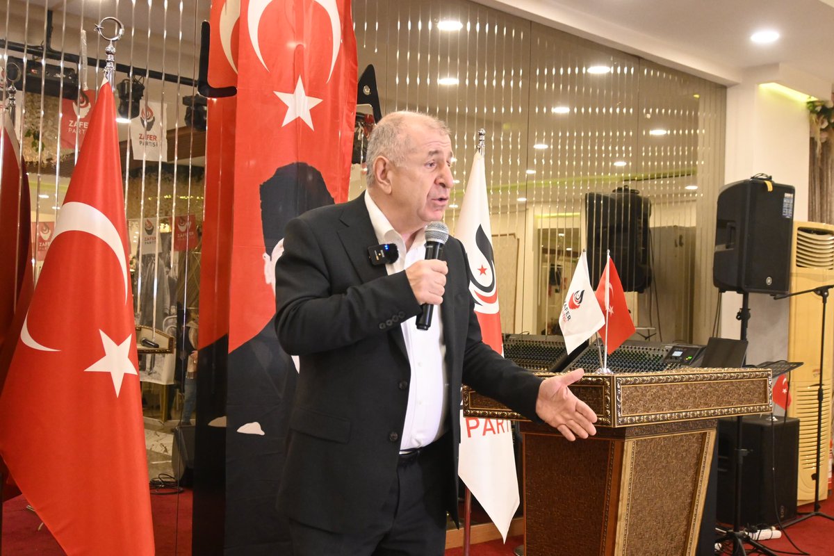 zaferpartisi's tweet photo. Genel Başkanımız Sayın Prof. Dr. Ümit Özdağ, Avcılar İlçe Başkanımız Hidayet Talan ve ilçe yönetimimizin ev sahipliğinde düzenlenen kahvaltı programında vatandaşlarımızla bir araya gelerek gündeme dair önemli açıklamalarda bulundu. https://t.co/W5PdTQzTmB