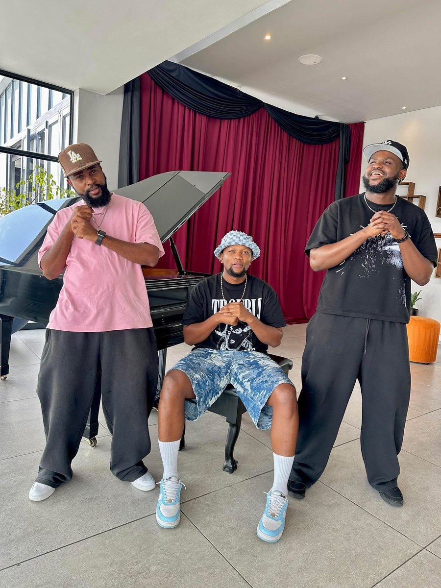 For Bookings in Botswana 🇧🇼 , FME DJs will only be available every month end .

Fri - The Pond (CBD)
Fri - House Of Habanos (Phakalane)
Sat - Bons Liqour (Molepolole)
Sun - Bush Corner (Tlokweng)

+267 71678262 | +27 (78) 748-0899