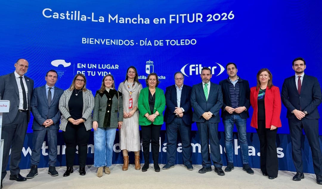PSOE y PP, todos a una, plegados a Toledo y sonrientes para la foto.
Mucho postureo, cero compromiso real con Talavera.
¿Harán algo alguna vez por esta ciudad además de salir en la foto? 📸❌