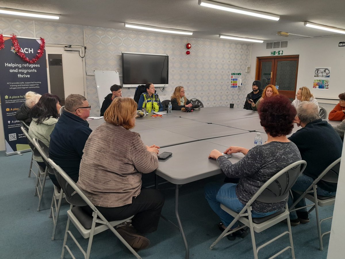 Community meeting with STREET WATCH volunteers, with residents from Ukraine who shared experiences and different  cultures with us.
Lovely friendly people who want to learn our language and engage with other residents in the Community.