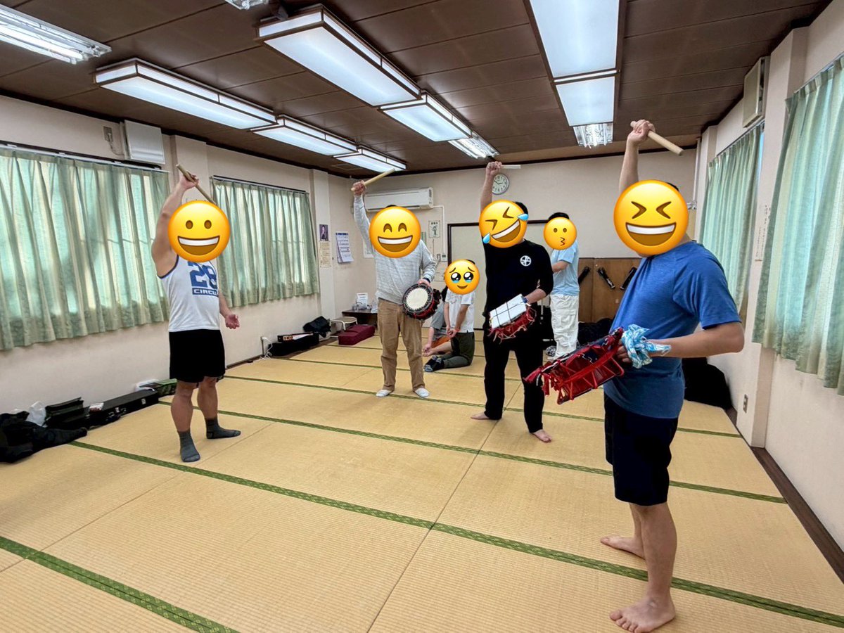 「バチ回し」はエイサーの基本！

見学者さんがいらしたので、今日はバチ回しから練習でした😄 簡単なようで難しく、意外にキツイ動き。
でもこれができるだけですごく上手に見えるとか！

新虹では新メンバーを募集中🙂🥁 気になった方は気軽にDMを送ってくださいね🌈

#LGBT