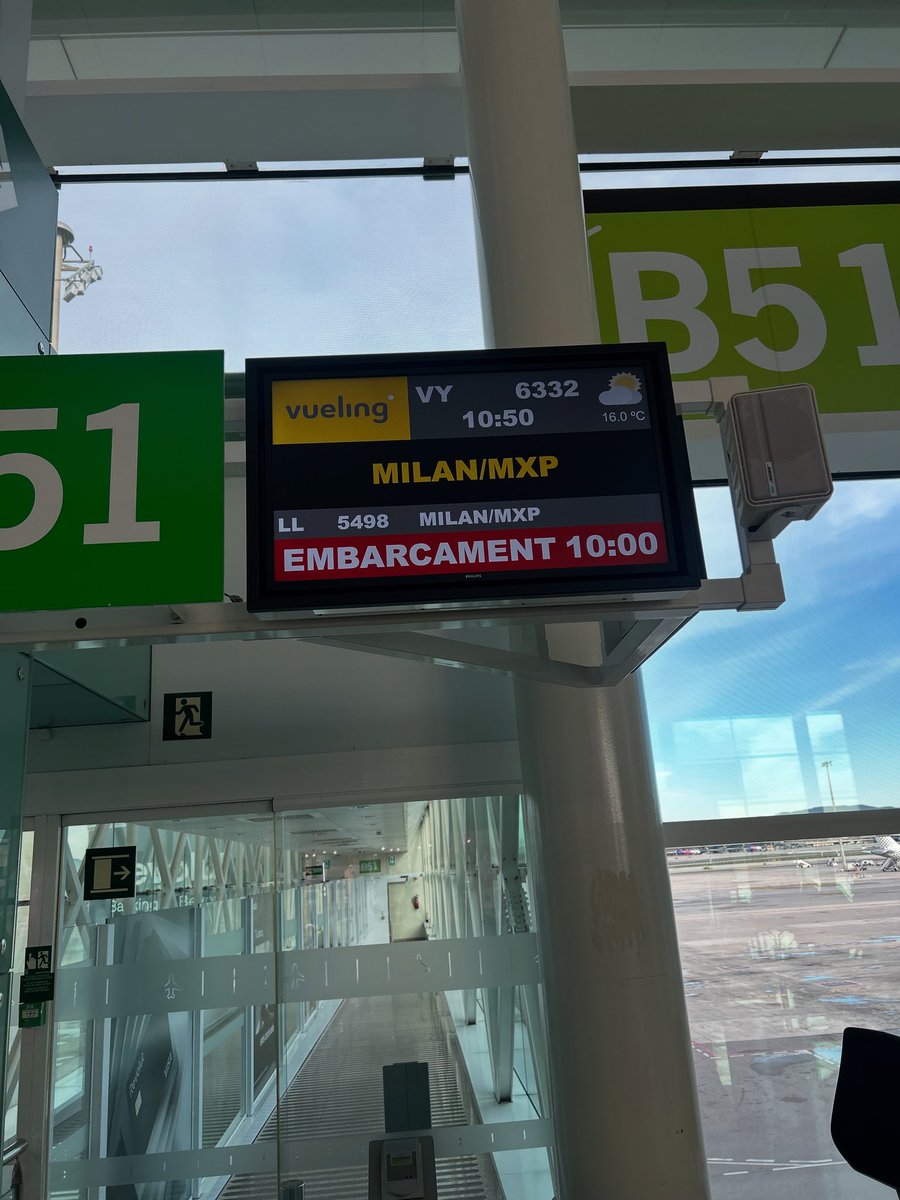 Comenzamos el programa de formación médica del 2026 con nuestro segundo viaje a Milán. Esta vez para formación con cirugía en directo de artroplastia de cadera con abordaje anterior, junto a los cirujanos Dr. Andrés Bascuñana y Dr. José Francisco González