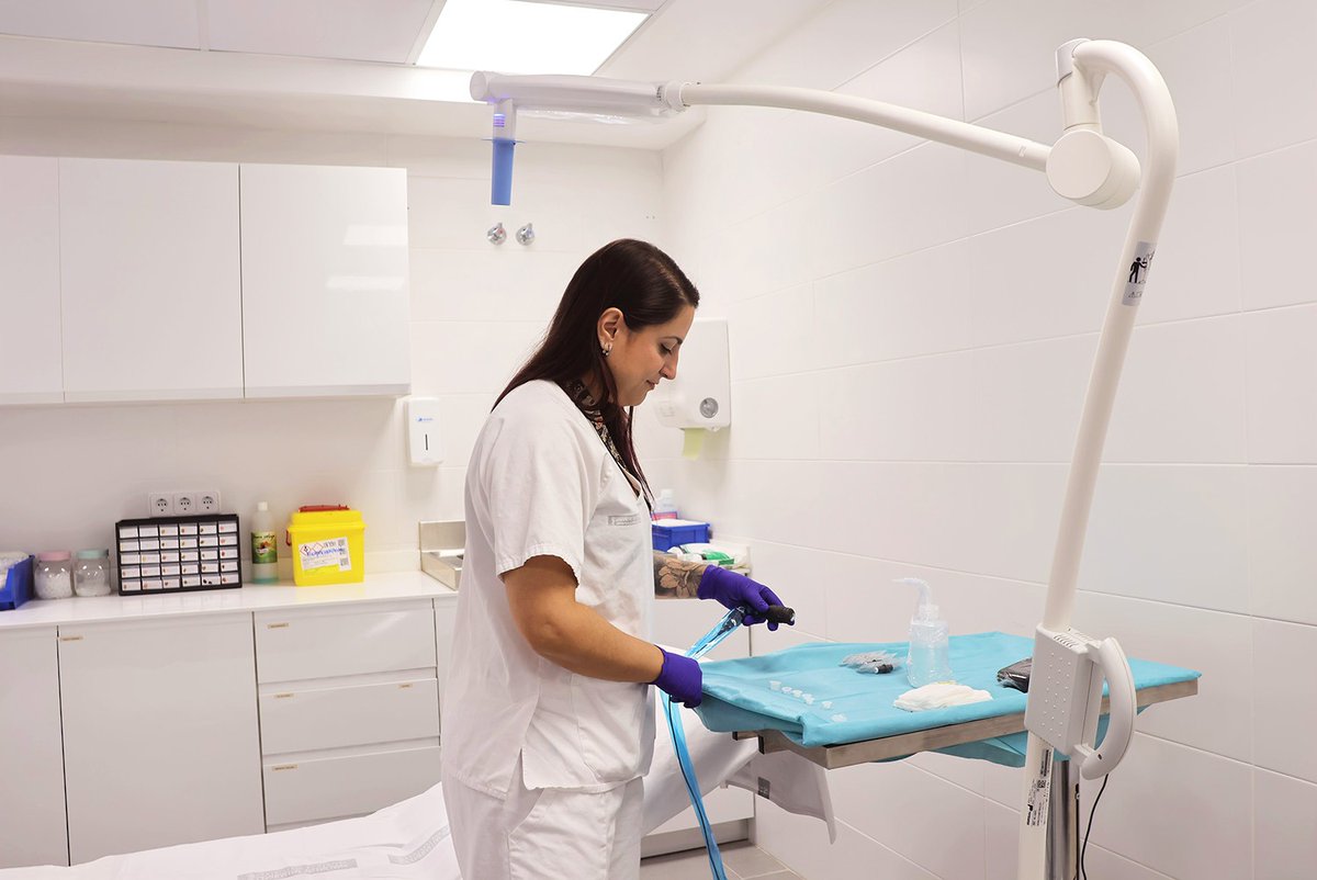 HGUVALENCIA's tweet photo. El Hospital General de Valencia impulsa la técnica de micropigmentación mamaria con una consulta propia para la atención especializada https://t.co/GJhl6dWC87 https://t.co/iHRtP1LOLy
