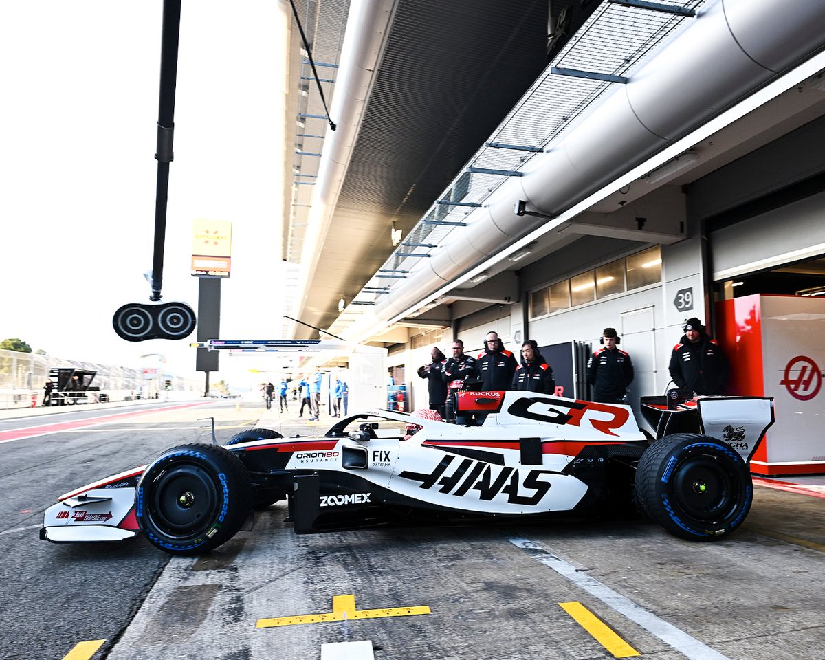 HaasF1Team's tweet image. Breaking cover in Barcelona. Shakedown is go, go, go! 🇪🇸👊

#HaasF1 #F1