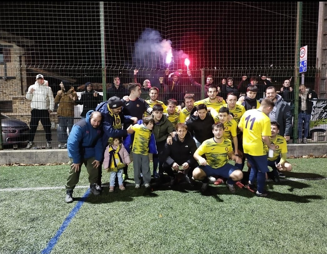 IBERLANDA2012's tweet photo. Los derbys no se juegan, LOS DERBYS SE GANAN. C.D. Indarra 0- C.D. IBERLANDA K.K. 3 ( ⚽️ Irkus, ⚽️ Bobby &amp; ⚽️ Imanol). Hiru puntu ikaragarriak eta ..........👀!!!!!!! https://t.co/fC4uY9k0jk