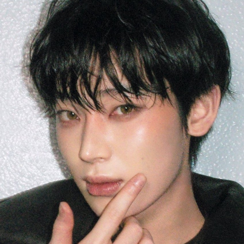 ftalsunoo's tweet image. never stop putting blush on sunoo please