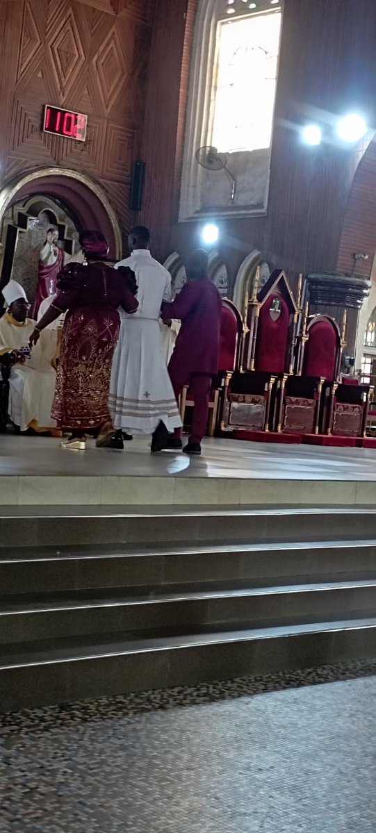 FrUgochukwu's tweet image. Parents presenting their son to the Bishop for a Diaconate Ordination.

Catholic Diocese of Aba, Nigeria.