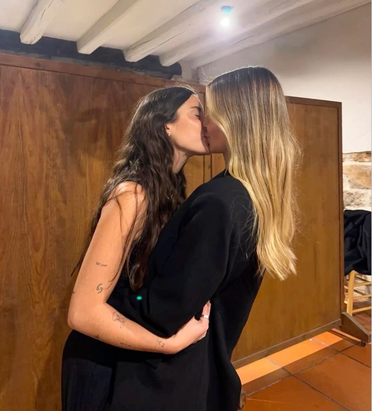 𝐈𝐍𝐃𝐈𝐀 𝐁𝐈𝐒𝐇𝐎𝐏 | 39₩ 🤰| tweet media