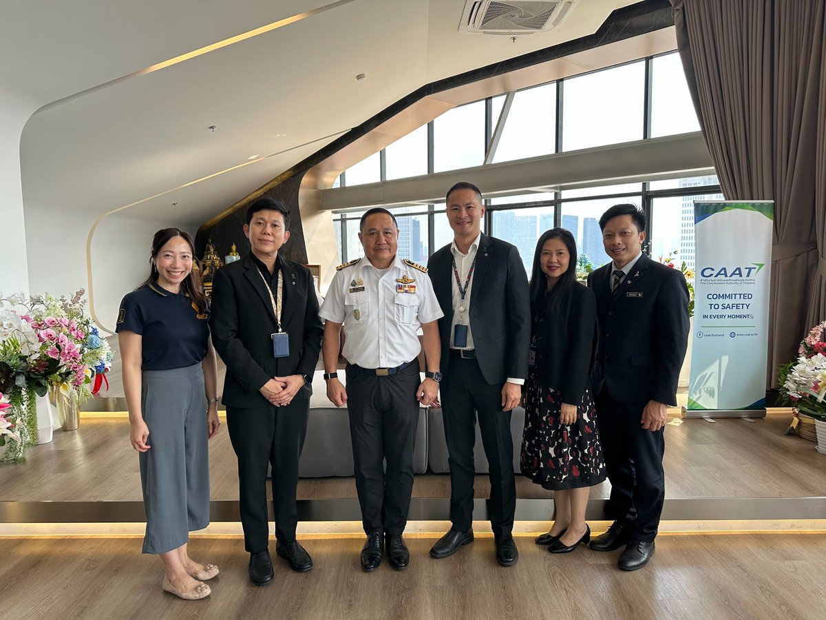 😍คณะผู้แทน Singapore Airlines เข้าพบ ผู้อำนวยการสำนักงานการบินพลเรือนแห่งประเทศไทย (CAAT) เพื่อหารือเตรียมเปิดเส้นทางบินสู่เชียงใหม่

👍เอาจริงนี่ถ้าเปิดบินคือดีเลยนะ คนเชียงใหม่และหลายจังหวัดภาคเหนือจะมีตัวเลือก Full Service บินไปต่อเครื่องที่สิงคโปร์ได้ด้วยนอกเหนือจาก Scoot