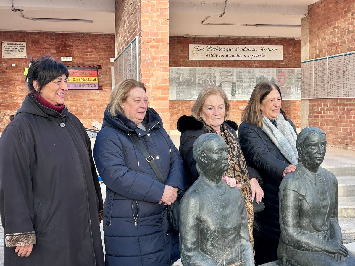 ✊🏽 Despedimos estos Encuentros de Víctimas de la Transición desde La Barranca.

Memoria, verdad, justicia, reparación y garantía de no repetición.