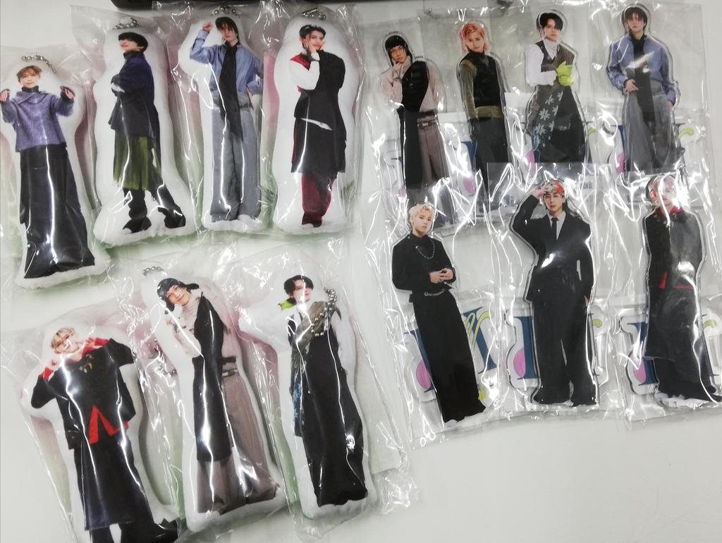 入荷情報】 #INI ポップアップグッズがまとまって入荷しました🐴 現在