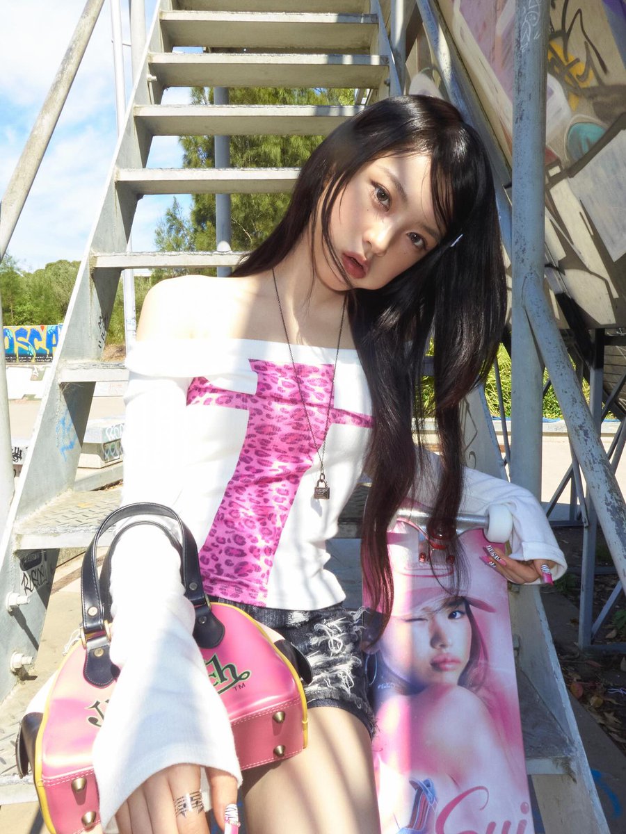 kiiilov33's tweet image. 맏막즈 두 분 back to the 2000…Y2K 대명사…