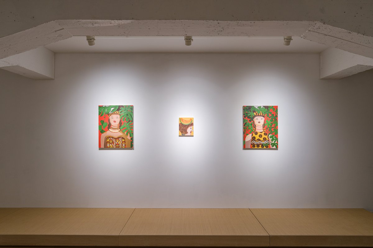 Whitestone_com's tweet image. 現在銀座で開催中の2人展『芽吹きの肖像 – 𝗣𝗼𝗿𝘁𝗿𝗮𝗶𝘁𝘀 𝗶𝗻 𝗕𝗹𝗼𝗼𝗺』は、今週末の1月31日までとなります。寒い日が続きますが、温かみのあふれるファン・ピン・トンの木彫り作品や、神木佐知子の描く人々の体温を、ぜひ感じに来てください。