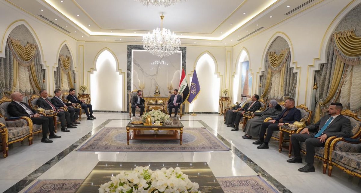 Salkhanjar's tweet photo. استقبلنا وفد الاتحاد الوطني الكردستاني برئاسة نائب رئيس حكومة إقليم كردستان السيد قوباد طالباني، وبحثنا المستجدات السياسية والاستحقاقات المقبلة، وأكدنا أهمية تعزيز التنسيق والتفاهم بما يخدم استقرار البلاد. https://t.co/CfH8qqLoIr