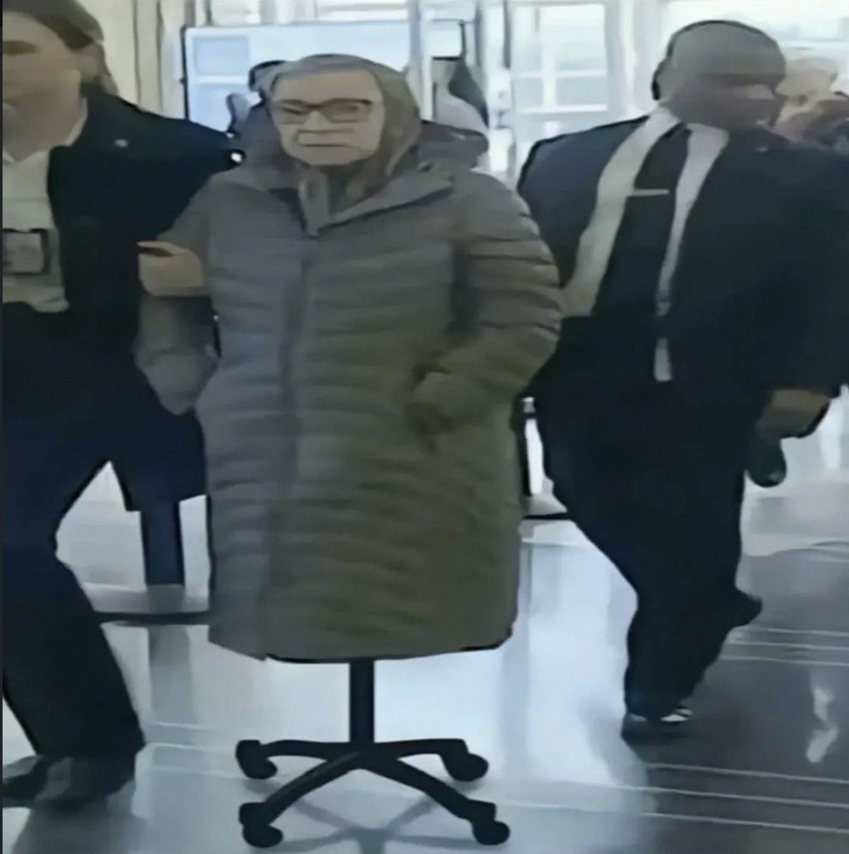 insane poses (@insaneposes) on Twitter photo 