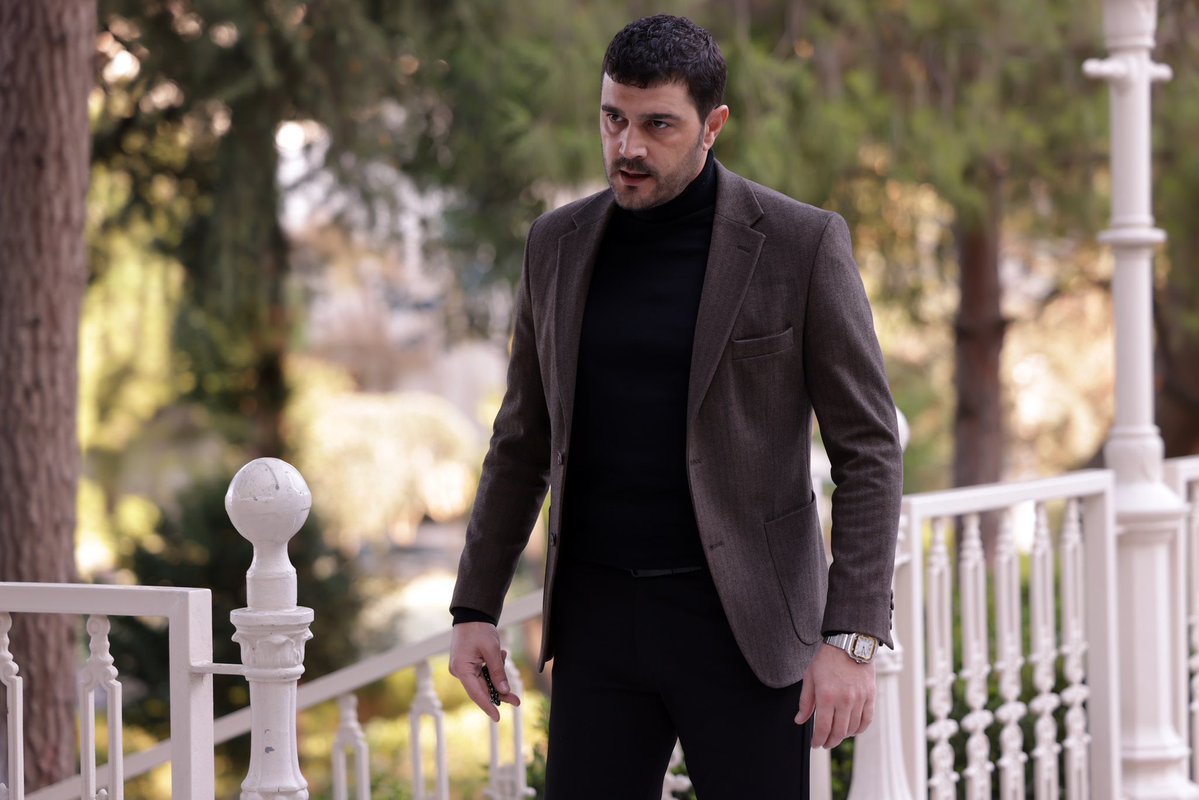 مشهد مسرب من مسلسل Yeraltı