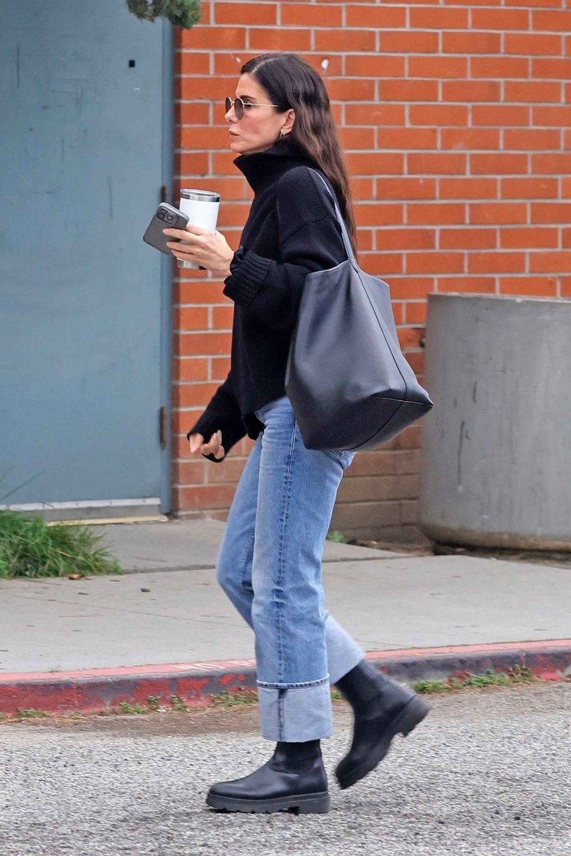 Sandra Annette Bullock tweet media