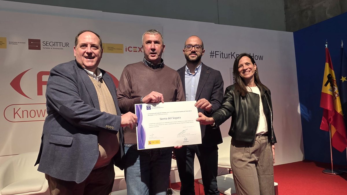 RECAMDER's tweet photo. 📍#SierraDelSegura se consolida en #FITUR como destino turístico emergente de interior con el impulso de @gdr_sdelsegura, @dipualba y @JCCM. 
✅Se han respaldado iniciativas centradas en turismo deportivo, naturaleza, cultura y calidad turística.
ℹ️https://t.co/zlbjrVtxks https://t.co/VReTqKBOrK