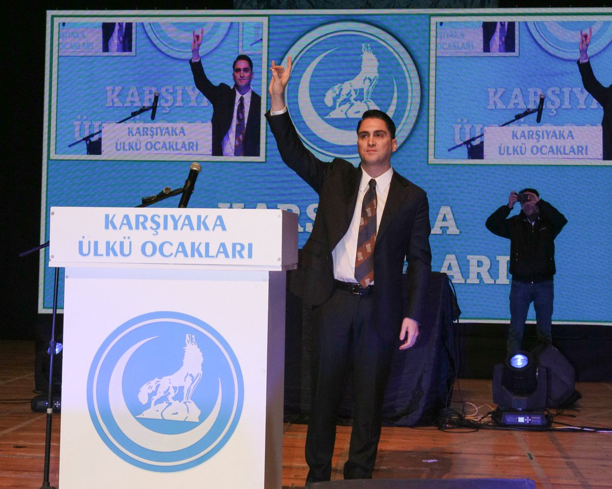 burakkilictc's tweet photo. Ülkü Ocakları Karşıyaka İlçe Başkanlığımızın düzenlediği, Karşıyaka’dan Turan’a uzanan coşkumuzu yürekten haykırdığımız konser programımız; ihtişamı, heyecanı ve büyük bir şölene dönüştü.

Başta Ülkü Ocakları Karşıyaka İlçe Başkanımız Ogün Artun olmak üzere, bu anlamlı programın her aşamasında emeği bulunan tüm teşkilat mensuplarımıza gönülden teşekkür ediyorum. Sahnedeki duruşu ve yüreğiyle coşkumuzu zirveye taşıyan kıymetli sanatçımız Yener Çevik’e de ayrıca şükranlarımı sunuyorum.