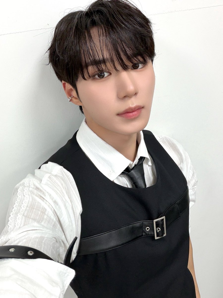 ALD1_official's tweet image. 체인스 셀카 기다린 앨리즈??🙌

#ALPHADRIVEONE #ALD1
#알파드라이브원
#JUNSEO #준서