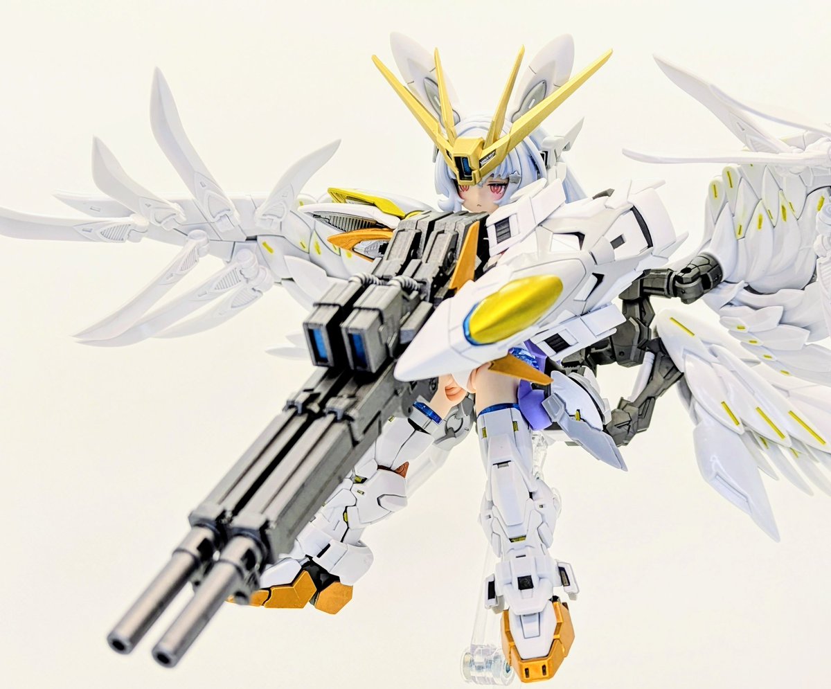 🐰「ゼロモードキドウ!!ゼロモードキドウ!!」
ここから本領発揮だがんばれトゥー!!

ノーマルトゥのウサギが余剰で付くのありがとうコトブキヤさんすぎる…
センサーとかは雪トゥに合わせて青にしました。サーベル刃も青にしても良かったかも…
#メガミデバイス
#プニモフ 