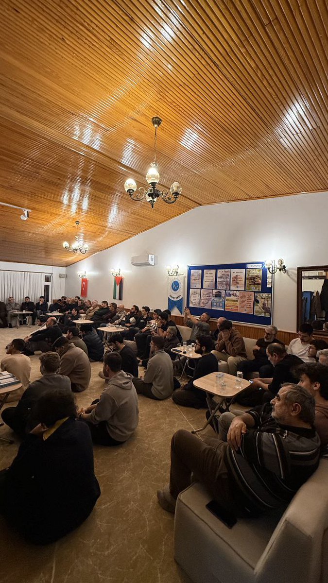 Bu hafta aramızda bulunan DR. ÖĞR. ÜYESİ M. BEDRETTİN TOPRAK'DAN “OSMANLI İKTİSADI VE SOSYAL TARİHİ” konulu sohbetini dinledik.

Kendisine katılımından dolayı teşekkür ediyoruz.

Her perşembe vakfımızda gerçekleştirdiğimiz sohbetimizde sizleri aramızda görmekten mutluluk duyarız.