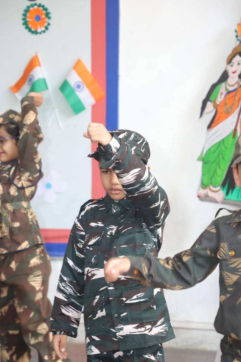 7iworldschool_g's tweet image. Life@7i World School Harishankarpuram 
“A nation’s culture resides in the hearts and in the soul of its people.” 
Our school celebrated Republic Day with great enthusiasm and patriotic spirit. 
#7iWorldSchool
#RepublicDayCelebration
#MeraBharatMahan
#ProudIndian
#PatrioticVibes