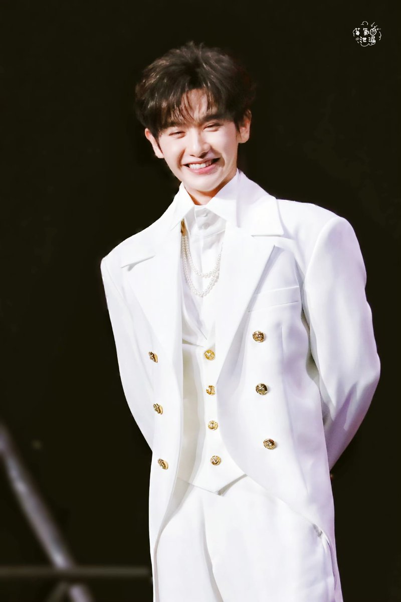 รอยยิ้มฮีลใจ 🥰

#นายท่านกรชิต   #GaoQingchen   
#Nine  #高卿尘  #小九高卿尘