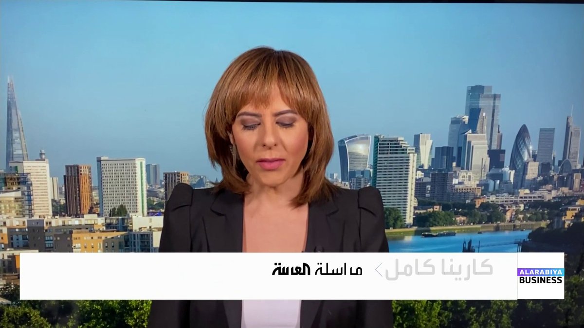 مراسلة العربية كارينا كامل: البنوك الاستثمارية بدأت ترفع توقعاتها للذهب إلى مستويات تصل إلى 6 آلاف دولار. أسعار الذهب تجاوزت فعلياً المستويات التي كانت مستهدفة لنهاية العام. الدولار الأميركي لم يعد يُنظر إليه كملاذ آمن موثوق كما في السابق. تراجع الين مرتبط بارتفاع الدين العام الياباني إلى أكثر من ضعفي الناتج المحلي. Carina_bn. Lara_bn _Business 