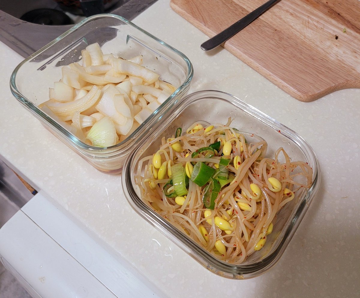 정말 오랜만에 칼퇴해서 반찬 후다닥ㄱ 만드는 중...🥲