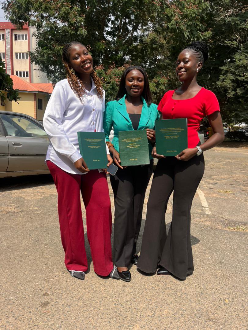 ever_scents's tweet image. I’m putting myself and the two ladies that stood more by me out there for opportunities 🎓GERMAN GRADUATES ❤️

#Graduates2026
#GermanJobs
#WorkInGermany
#CareerOpportunities
#JobSeekers
#BAGraduates
#InternationalCareers
#ProfessionalGrowth