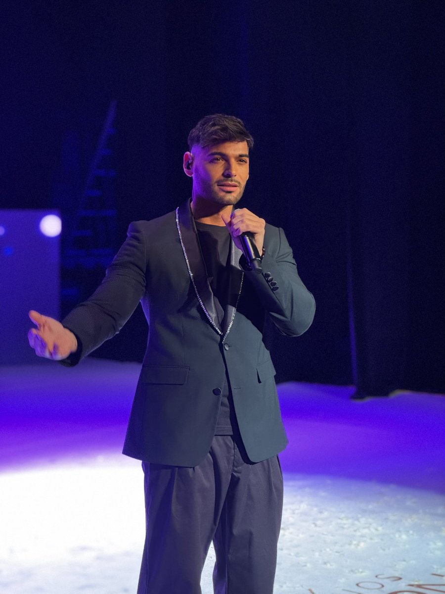 El sábado tuve el placer de actuar en los Premios Hiypnos de Jumilla. Gracias por la oportunidad de cantar en el maravilloso Teatro Vico y por todo el cariño que recibí.

Muchísimas gracias Antonio Valero, por su trato,
#PremiosHipnos #Jumilla #TeatroVico #MusicaEnVivo #cantante