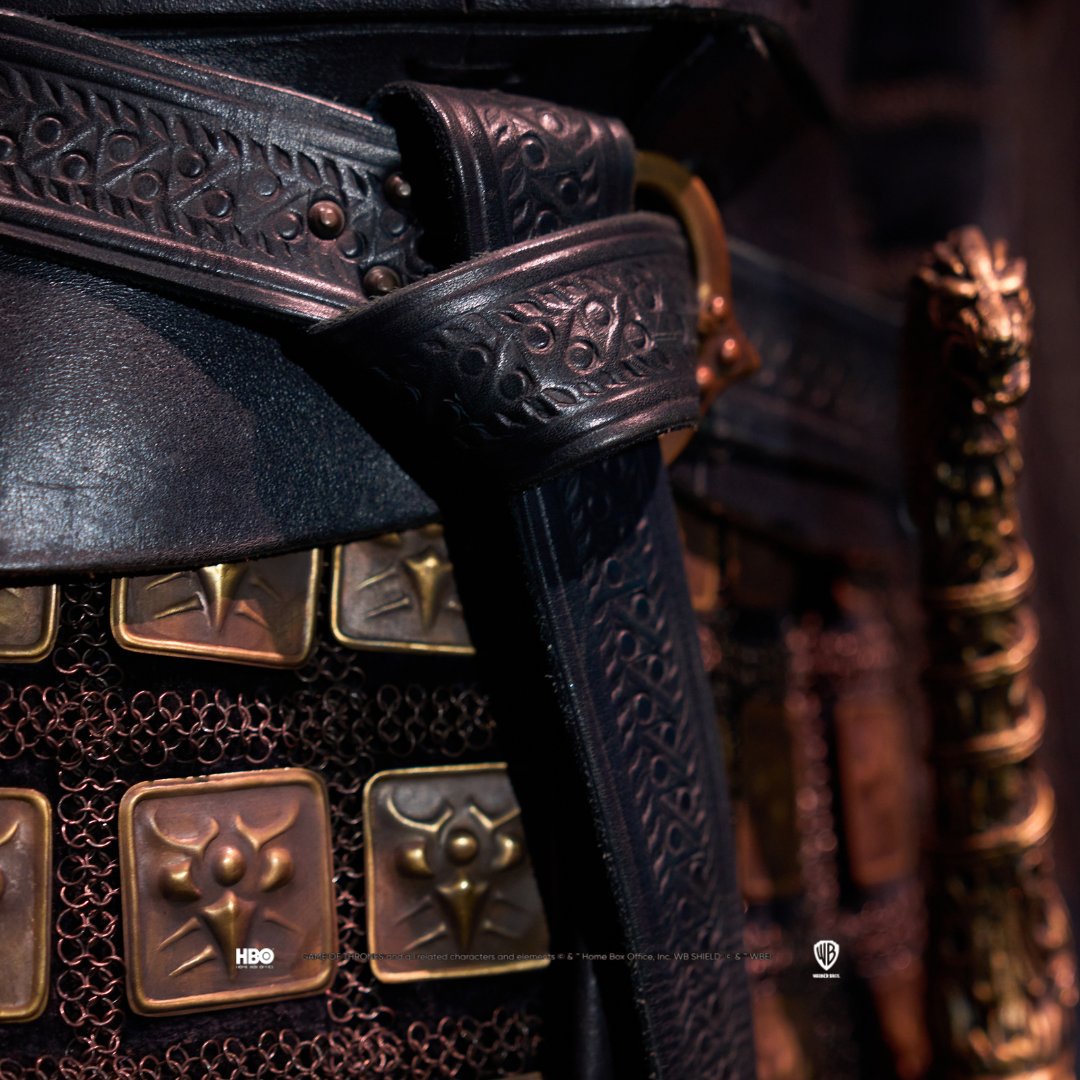 gotstudiotour's tweet photo. Guess the character time 🛡️
Swipe through the close-up costumes and see if you can work it out.
Pop your answer in the comments and come see the real costume up close at the studio ✨
#HonourIsHerThing #StudioSecrets #GameofThronesStudioTour #DaysOut #Banbridge #Costumes https://t.co/f8HKvOSRsN