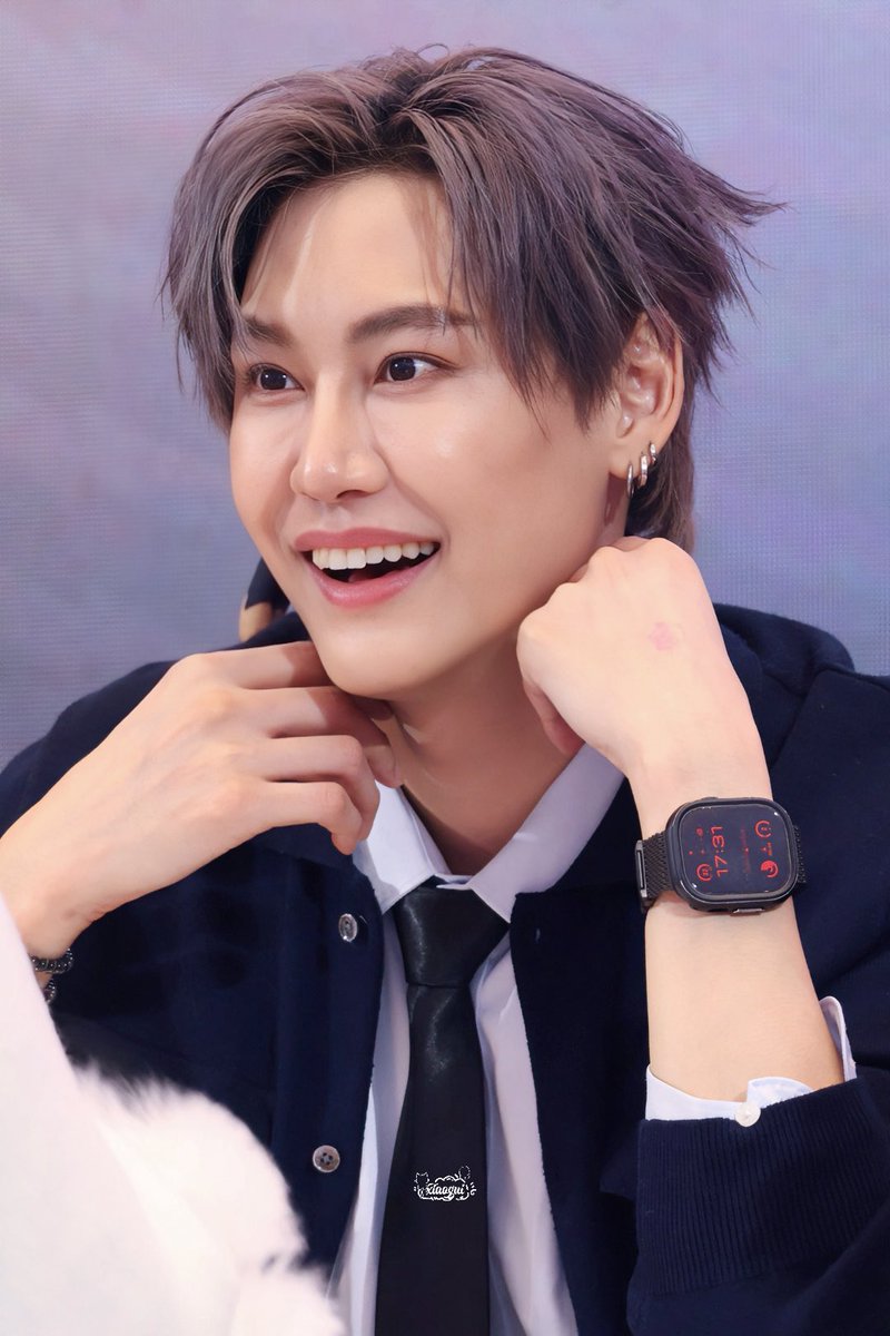 XiaoGui0929's tweet image. 260125 BOUN FS SHANGHAI
🤏🤏🤏
#bb0un 
#BounFanSigninShanghai