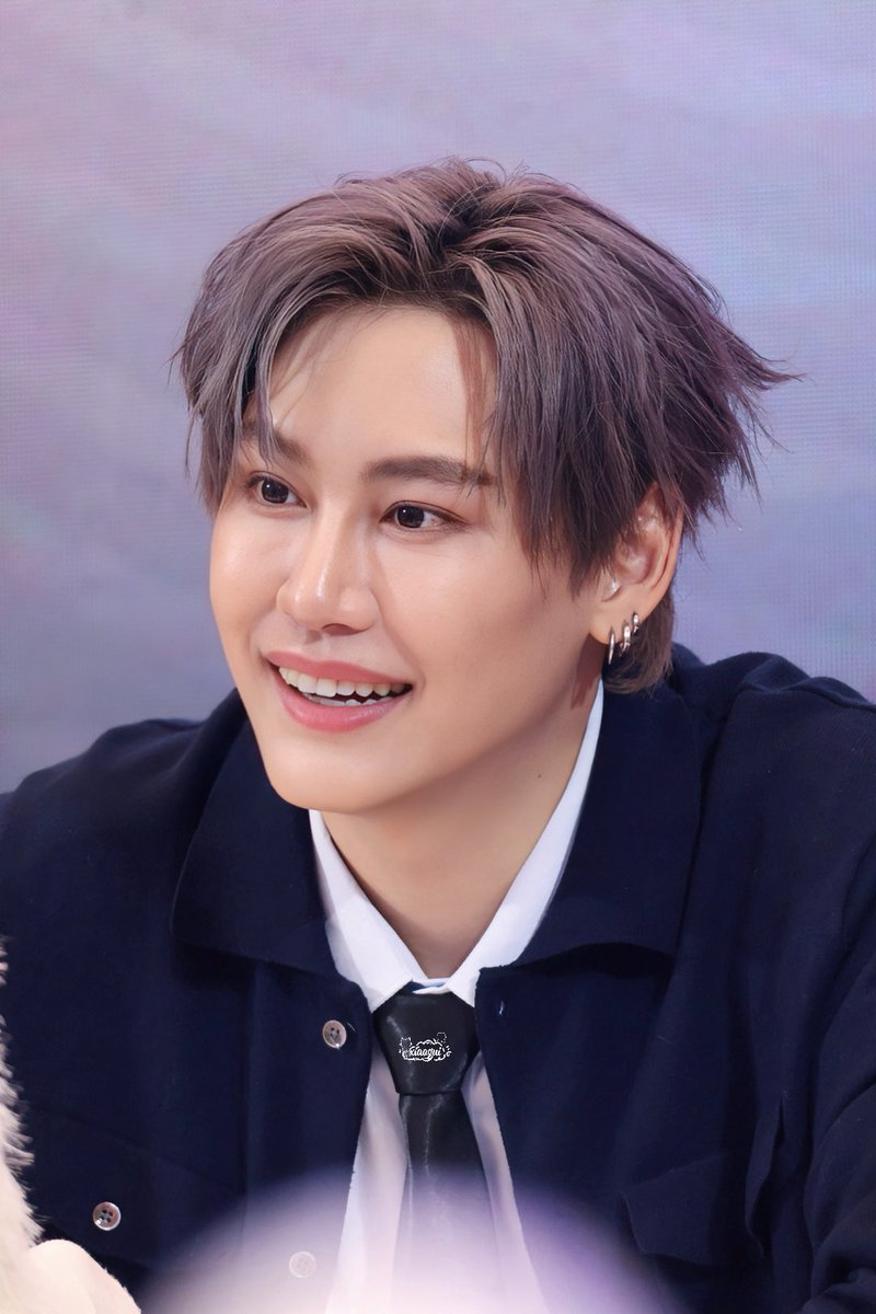 XiaoGui0929's tweet image. 260125 BOUN FS SHANGHAI
🤏🤏🤏
#bb0un 
#BounFanSigninShanghai