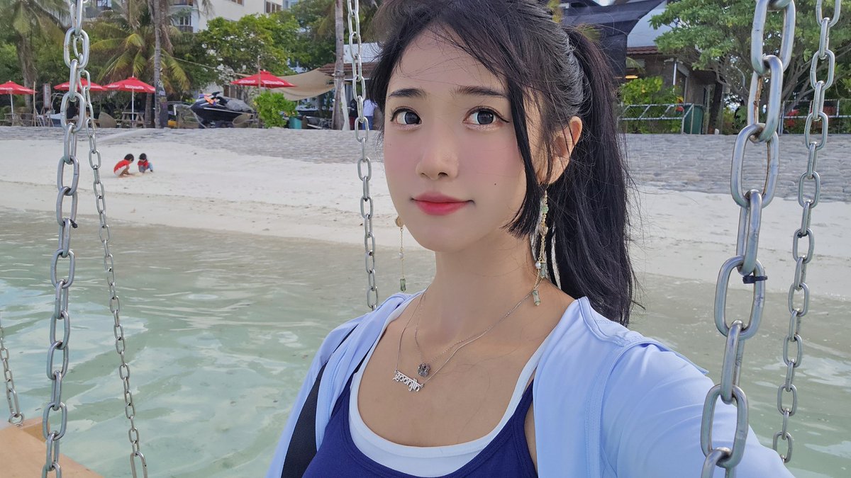 Jinnytty1's tweet photo. In Maldives honeymoon country but all by myself 🥺 https://t.co/45k9yBytXZ