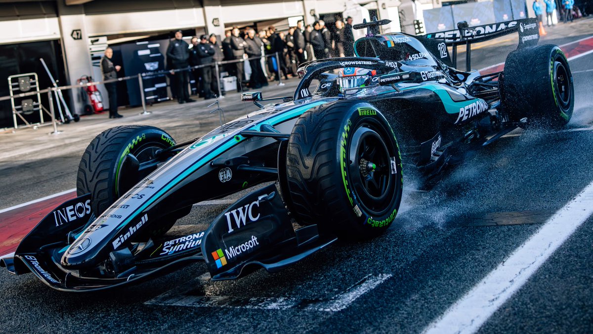 MercedesAMGPCF1's tweet image. W17, YOU BEAUTY 🖤🩶