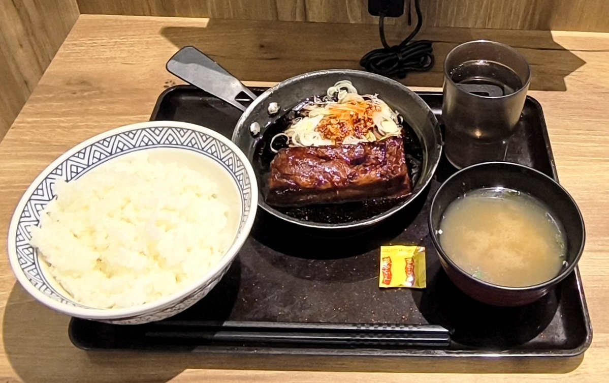 吉野家の"厚切り豚角煮定食"が復活したーと聴いて!! 