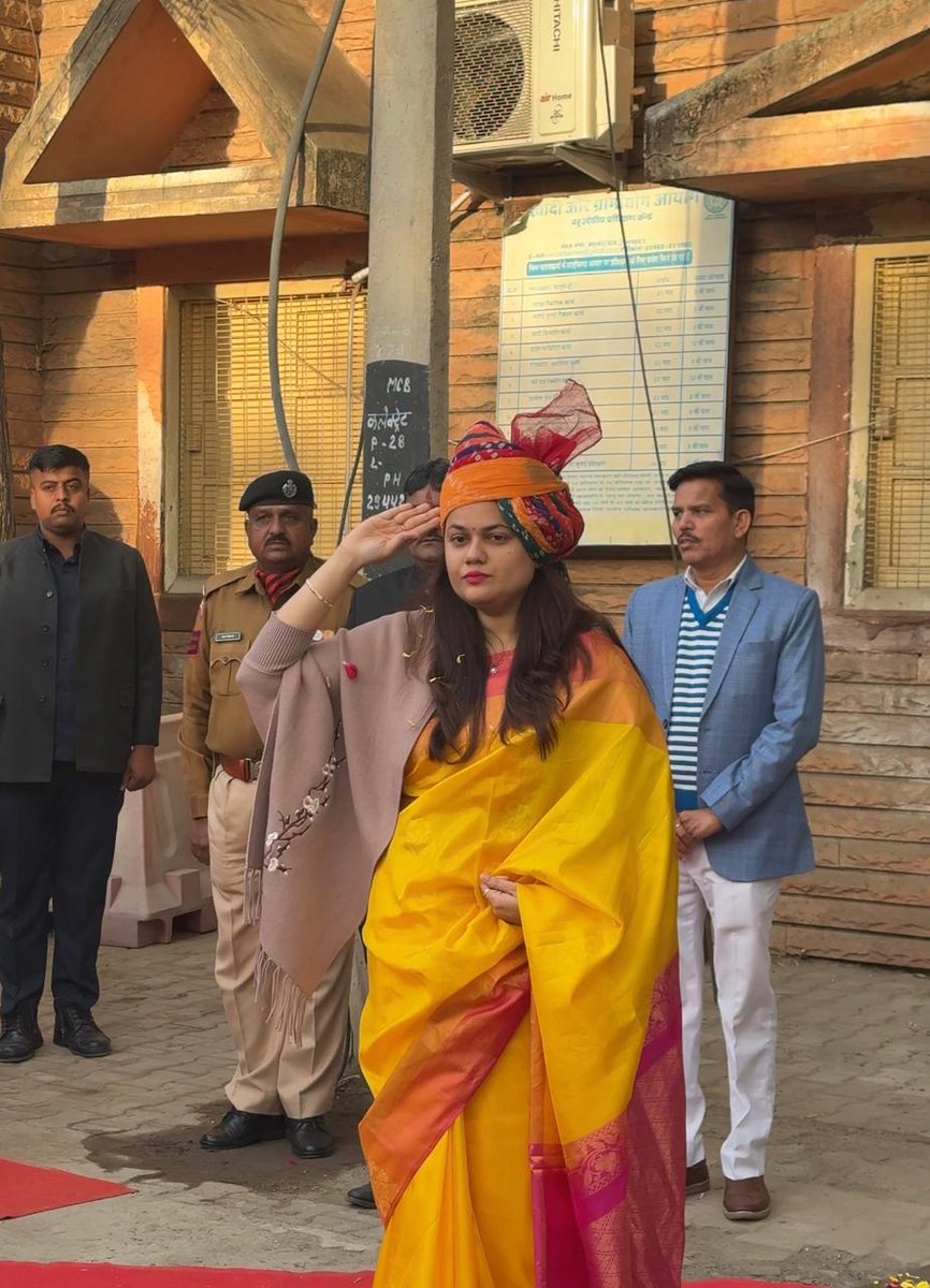 Committing errors is an inherent part of human life.
​We often anticipate individuals in senior roles to be flawless.
​However, during major ceremonies and public gatherings, minor oversights can occur.
​The Barmer District Collector Tina Dabi is a UPSC topper with a solid public