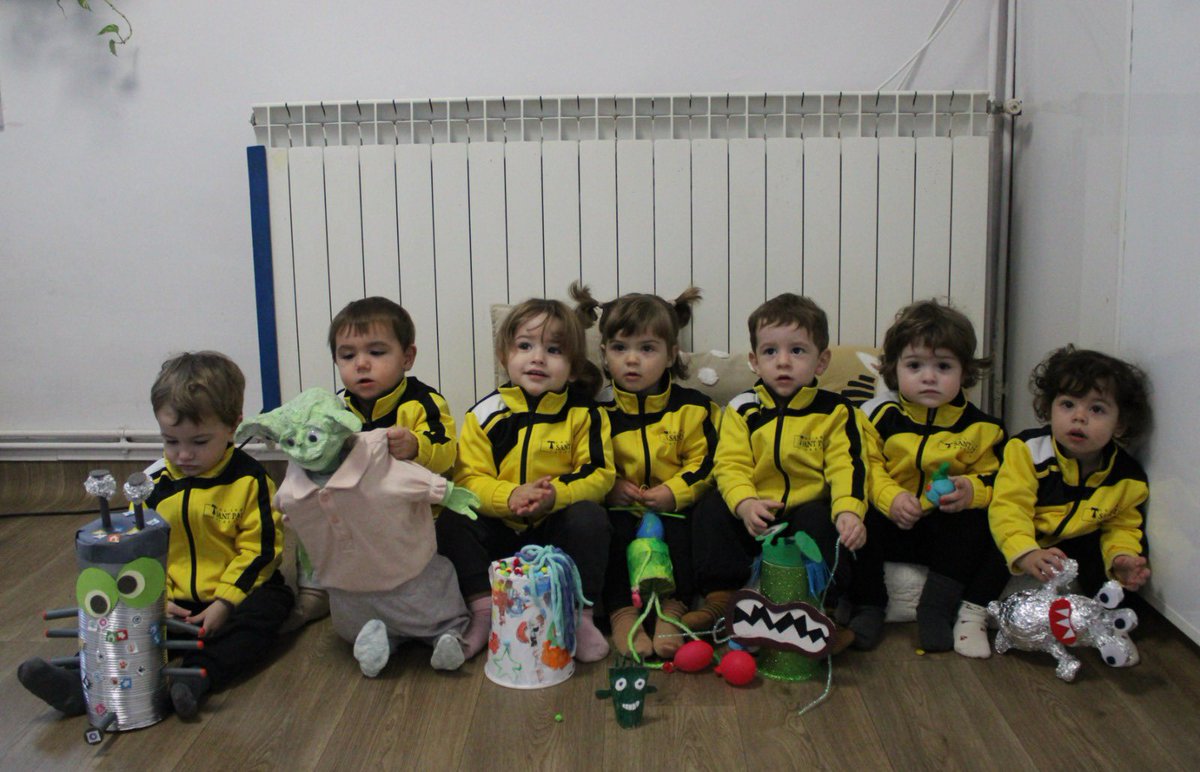 colsantpau's tweet image. LLAR | Quins extraterrestres tan bonics i originals hem creat els nens i nenes de la Llar! 👽🛸🤩
Avui els hem portat a l'escola per ensenyar-los a les nostres mestres i als nostres companys. Moltes gràcies famílies per la vostra col·laboració! 💛
#JoSocdelSantPau #Llar