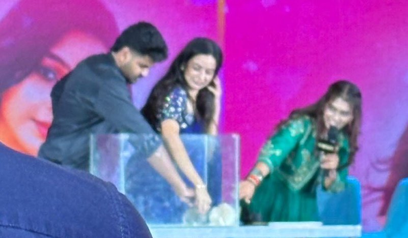 SonthaKaruthu's tweet photo. Guys ❤❤❤❤

#DivSa #BiggBossTamil9 https://t.co/kge2vtVhru