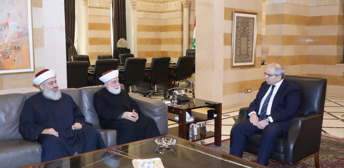 grandserail's tweet image. استقبل رئيس #مجلس_الوزراء الدكتور #نواف_سلام صباح اليوم في السرايا مفتي طرابلس والشمال محمد امام ومفتي عكار زيد زكريا.
بعد اللقاء قال المفتي امام:" عرضنا اوضاع طرابلس و عكار، والرئيس سلام لديه اهتمام خاص بأوضاع المواطنين خصوصاً في الملف الداهم في طرابلس والمتعلق بالأبنية المتصدعة…