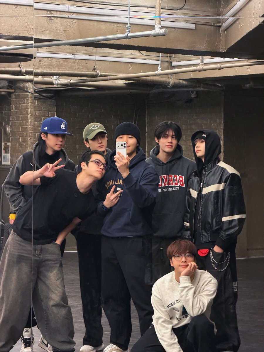 GHOST9OFFICIAL's tweet photo. [📸] [#Our_Story_Unfolding]
2026 GHOST9 SPECIAL LIVE EVENT

고나 연습 중 곧 만나요! ヾ(＾。^*)♪～💓

🗓️ 02/06(금) – 02/08(일)
📍 TOKYO | iBIG HALL

🎫 https://t.co/fMV92Ww6gB

#GHOST9 #고스트나인
#ゴーストナイン https://t.co/sRZxjQ3tHt