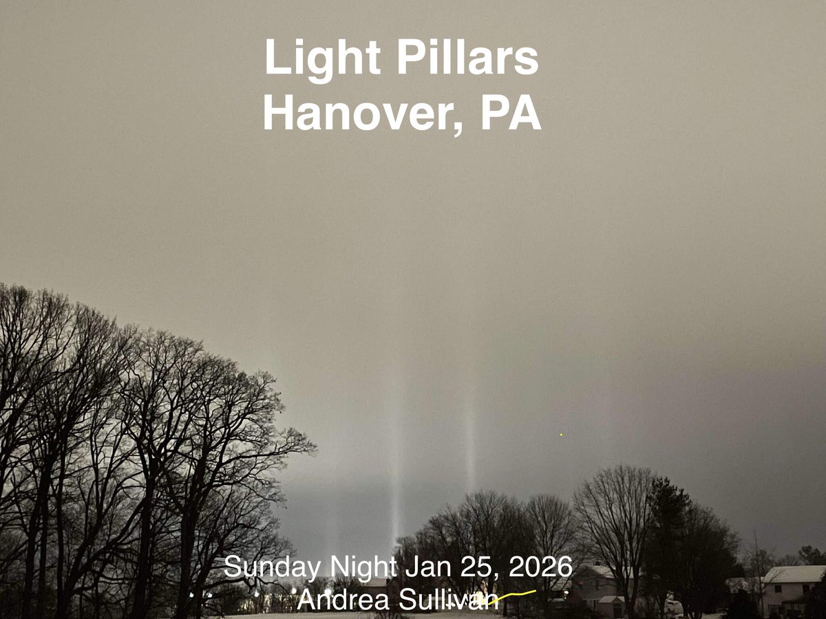 Light Pillars seen in Hanover PA by Andrea Sullivan. 🤩 Light