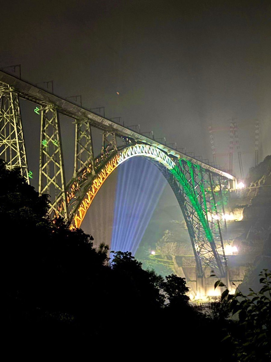 🇮🇳 Chenab Bridge and Anji Khad Bridge glow in tricolour lighting on the eve of Republic Day.

#Chenab #AnjiKhadBridge #RepublicDay