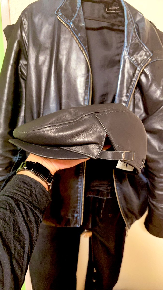 そろそろ似合う歳になってきたかなぁと思い
arthのLeather Hunting買った。

バチおしゃ