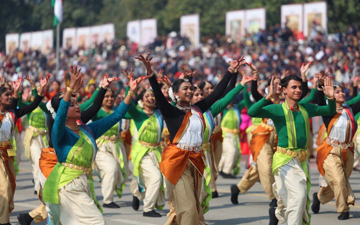 A vivid display of India’s cultural mosaic unfolded at Kartavya Path earlier today. The Republic Day parade celebrated India’s cultural diversity, with vibrant performances and tableaux.